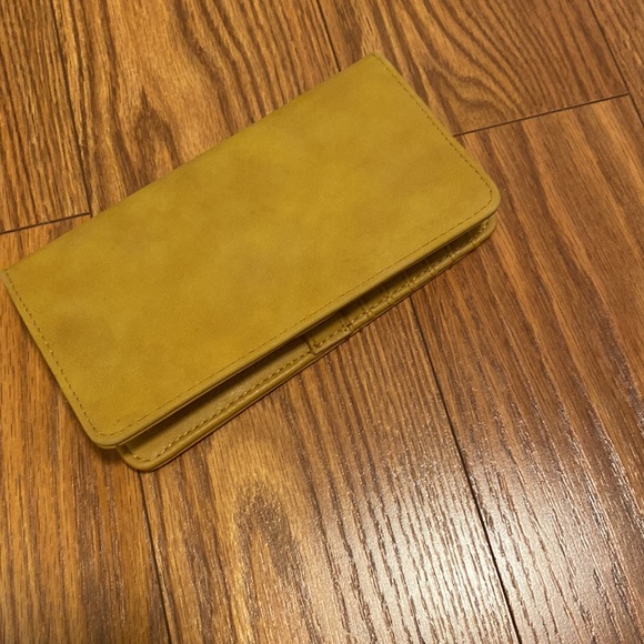Yellow Wallet - Picture 3 of 6